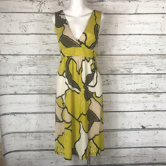 Veronica M Dresses & Skirts - D8 Veronica M V-Neck Dress